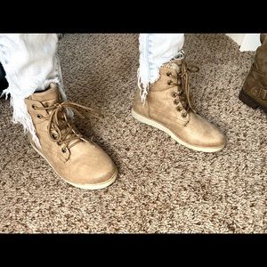 Size 6 tan boots
